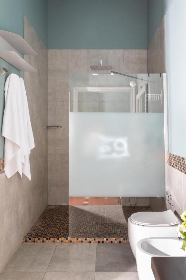 Glance In Hotel Rom
